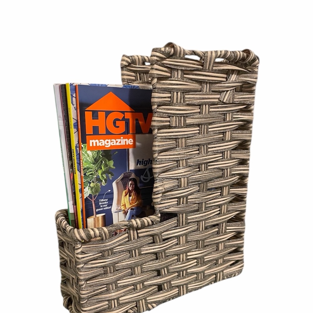 NWOT - Woven Look Magazine Holder